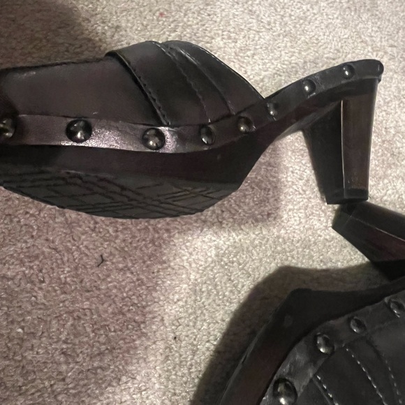 COPY - Beautiful Women’s preworn Burberry Clogs/Mules in Great Condition - Picture 4 of 5